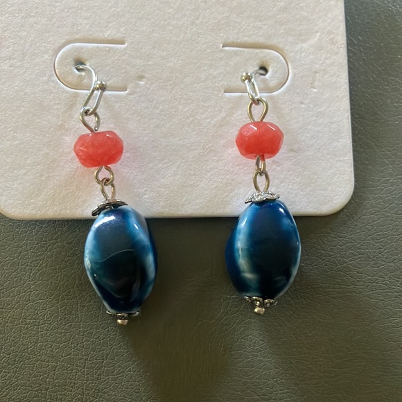 New Christopher And Banks Earrings - Picture 2 of 2
